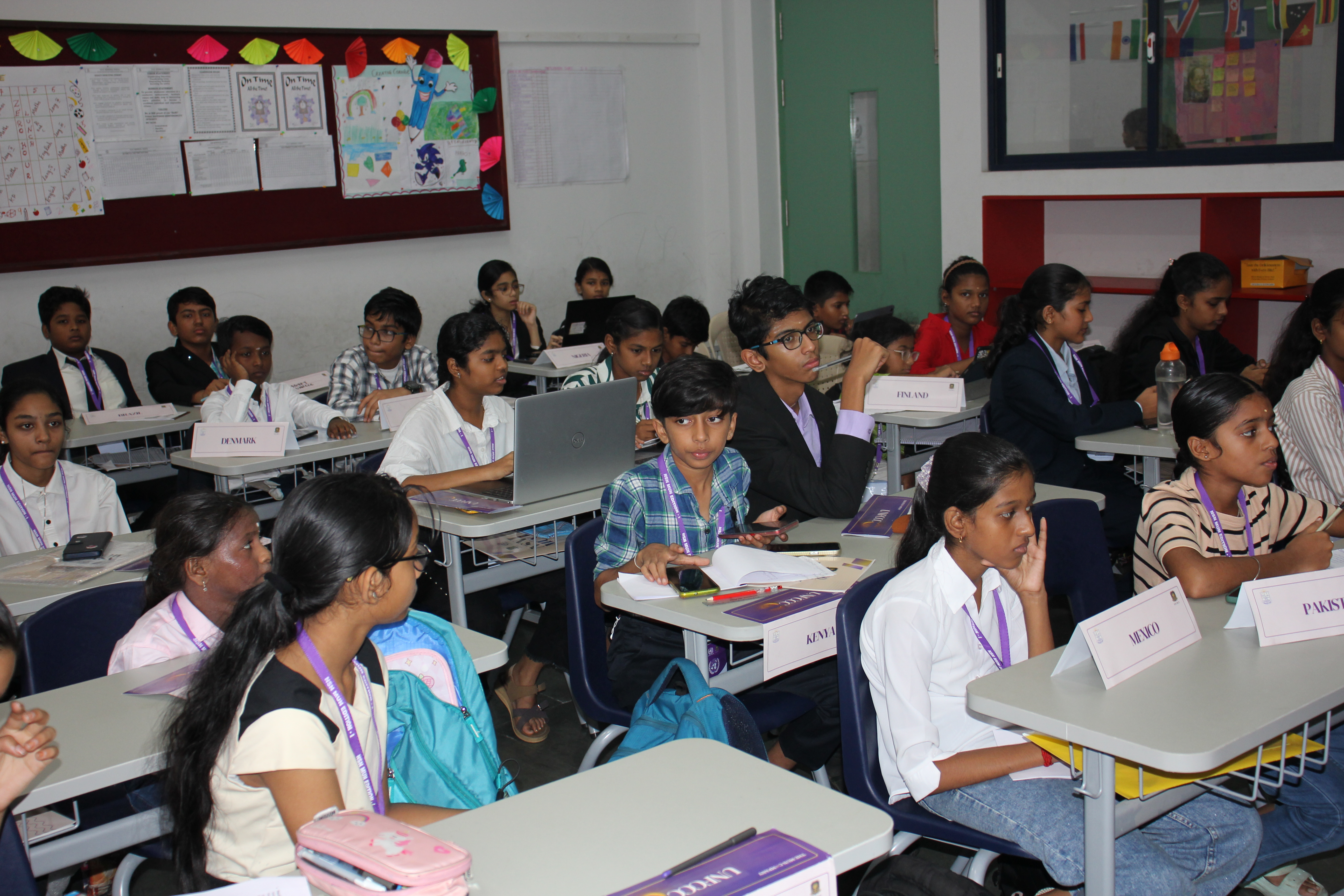 Students in global debate Model United Nations simulation